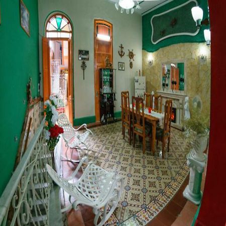 Casa Colonial Carmen Bed & Breakfast Havana Exterior photo